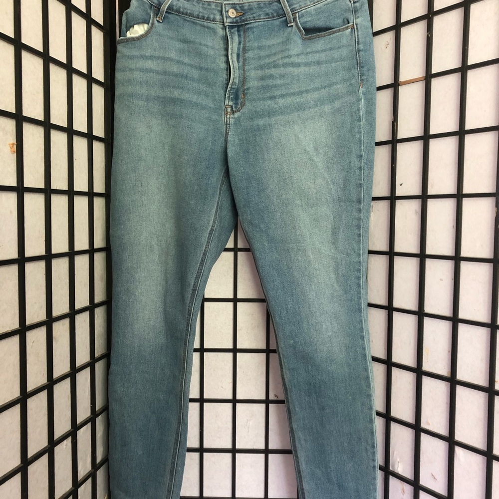 Old Navy Women's Faded Light Blue Skinny Jeans
